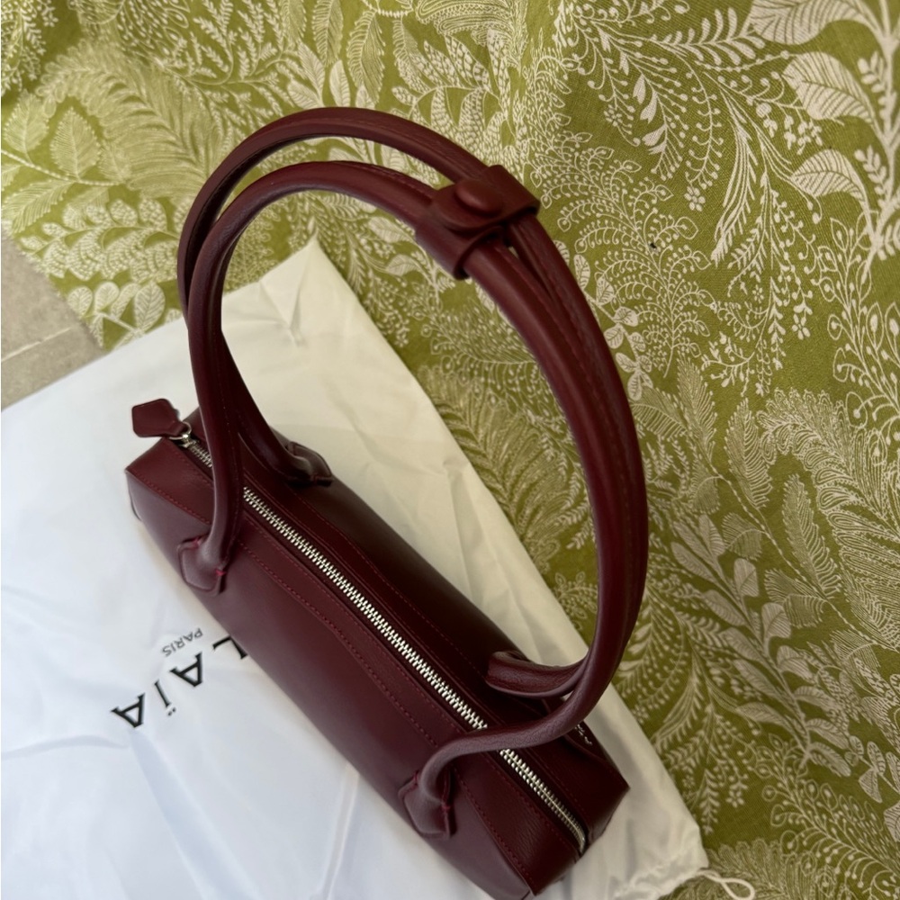 Alaïa Burgundy Leather Shoulder Bag - Picture 10 of 10